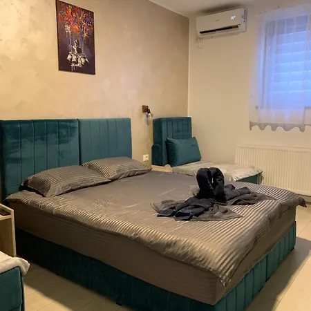 Gold Star House * Constanţa